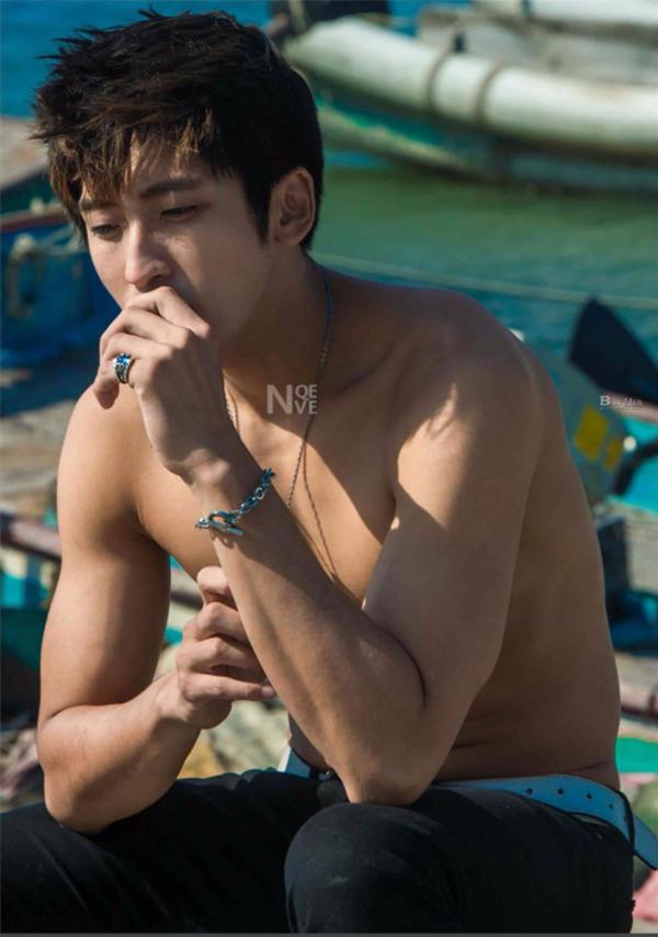 Whoseman-4-明星教練男丁格爾-芬達-全裸非全見寫真書